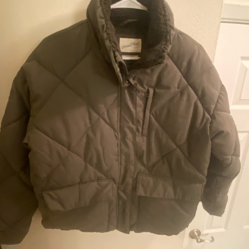 Army green puffer coat.  Size medium. Never worn.
